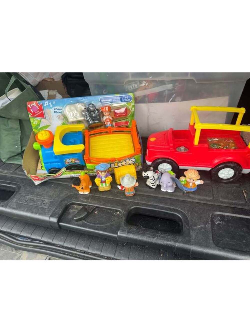 FISHER PRICE LITTLE PEOPLE ZOO TRAIN FIGURES LOT